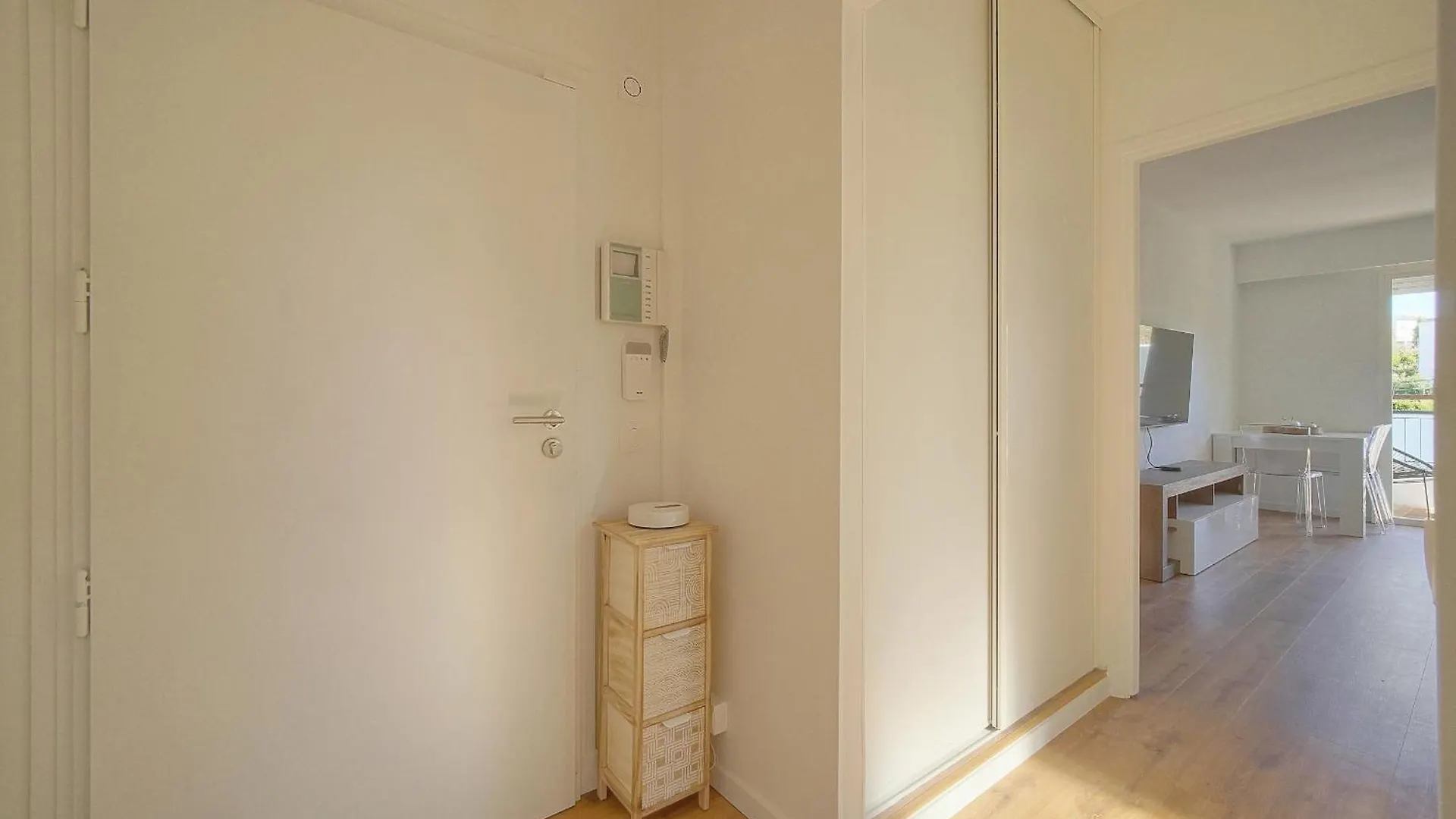 Studio Lumineux Refait En 2025 A Neuf A0B206 Cannes Apartment