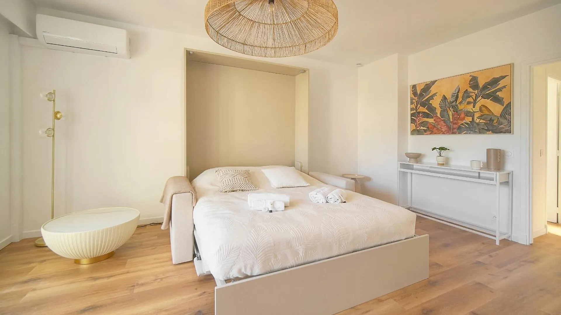Studio Lumineux Refait En 2025 A Neuf A0B206 Cannes