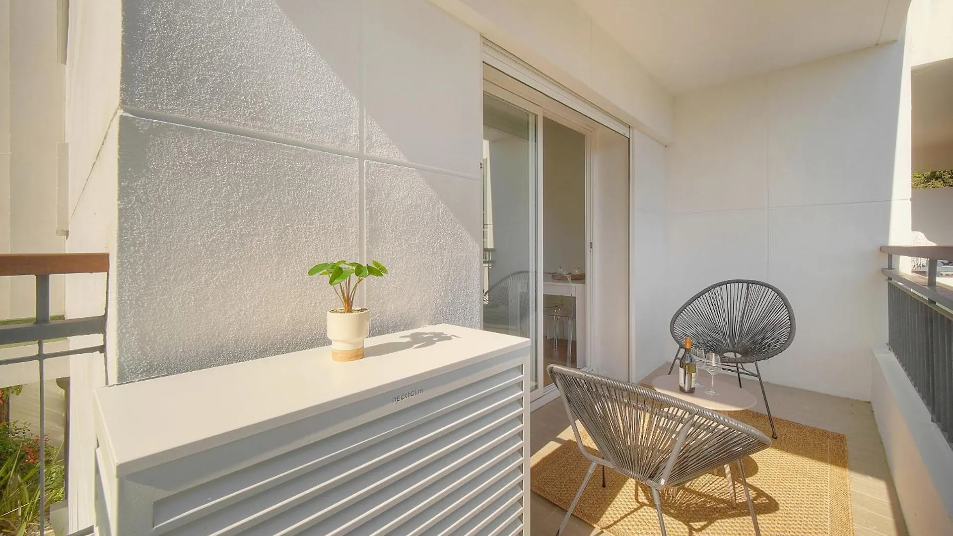 Studio Lumineux Refait En 2025 A Neuf A0B206 Cannes