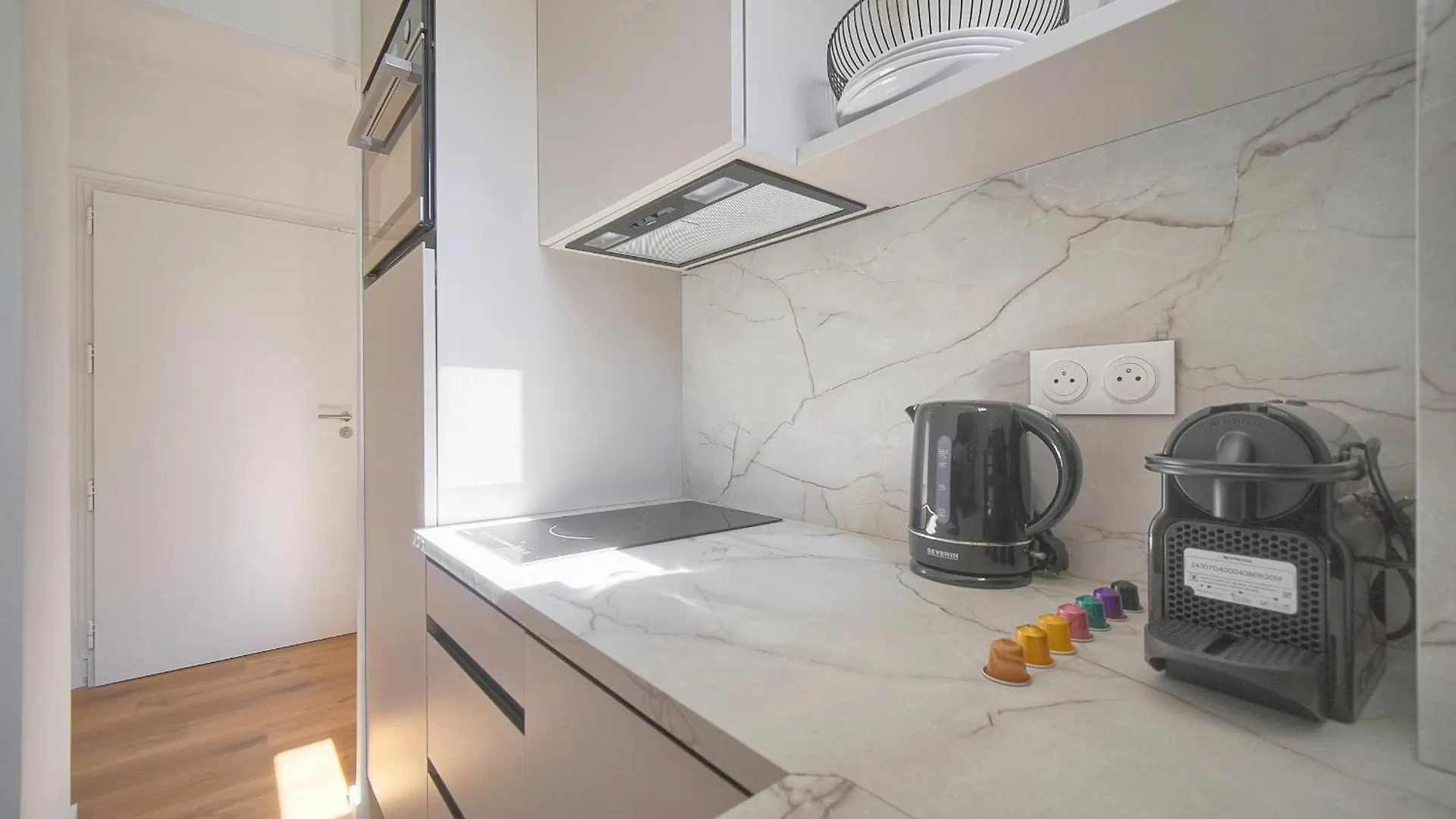 Studio Lumineux Refait En 2025 A Neuf A0B206 Cannes